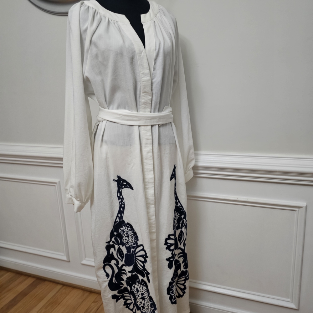 Eloquii Ivory Maxi Dress with Navy Giraffe Floral Motif - Picture 2 of 14